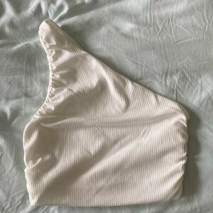 One shoulder crop top